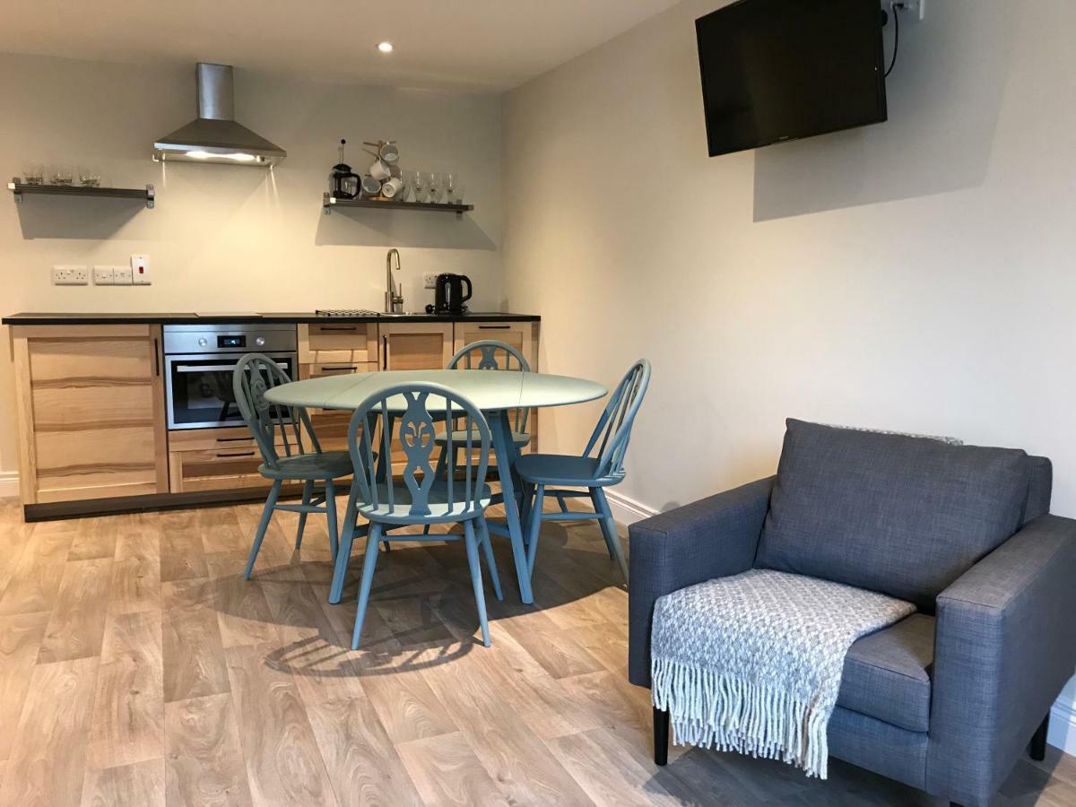 Bush House Accommodation - The Courthouse Apartment 부시밀즈 외부 사진