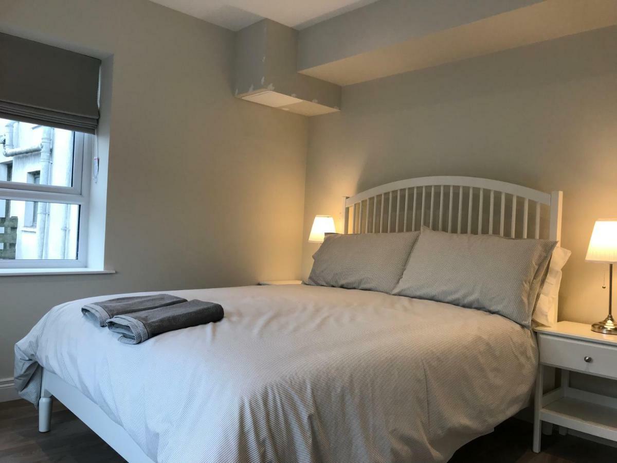 Bush House Accommodation - The Courthouse Apartment 부시밀즈 외부 사진